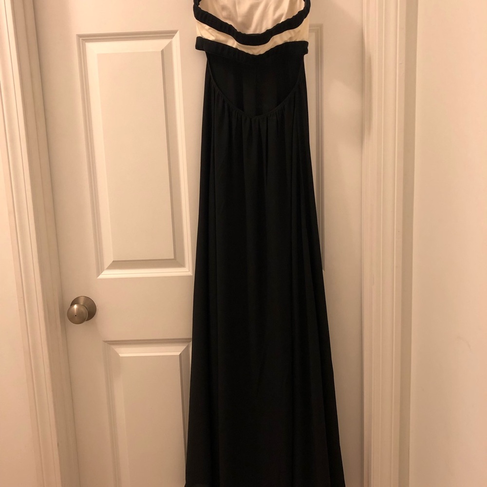 Express Dress - Picture 2 of 8